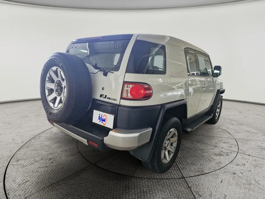 تويوتا اف جي FJ Cruiser 2023 