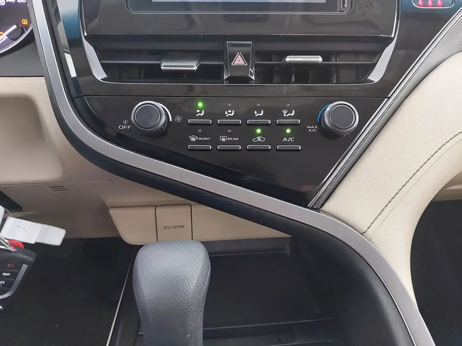 2022 Toyota Camry  LE 