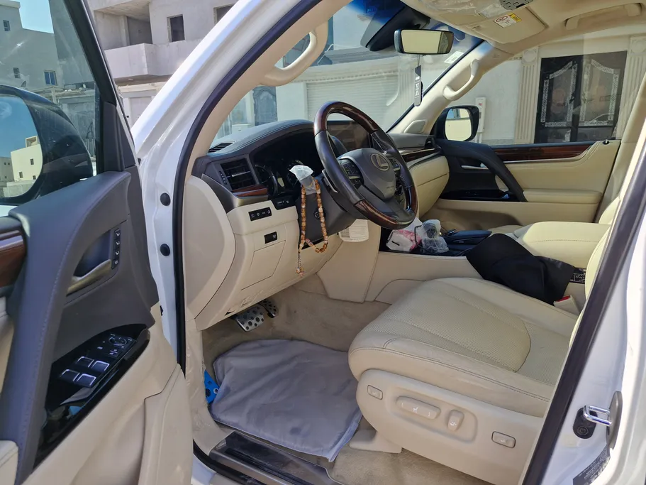 لكزس LX 570 S 2021 