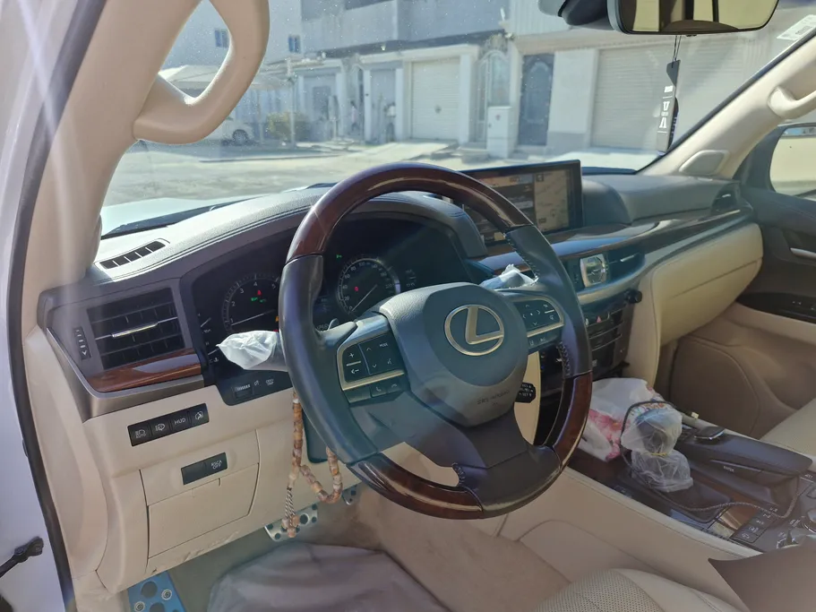 لكزس LX 570 S 2021 