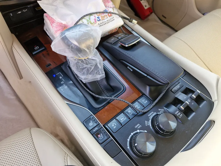 لكزس LX 570 S 2021 