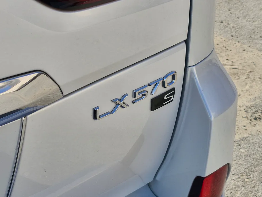 لكزس LX 570 S 2021 