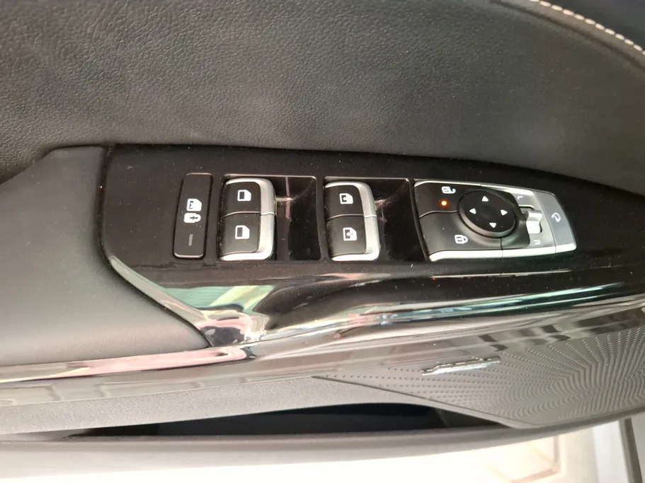 2025 Kia K5 GT Line 