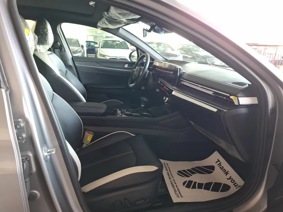 2025 Kia K5 GT Line 