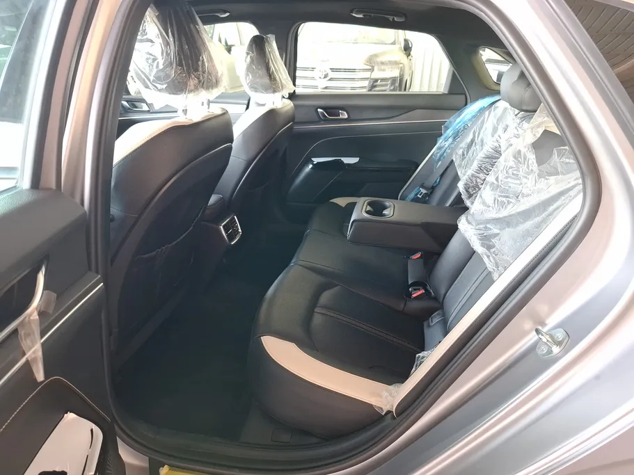 2025 Kia K5 GT Line 