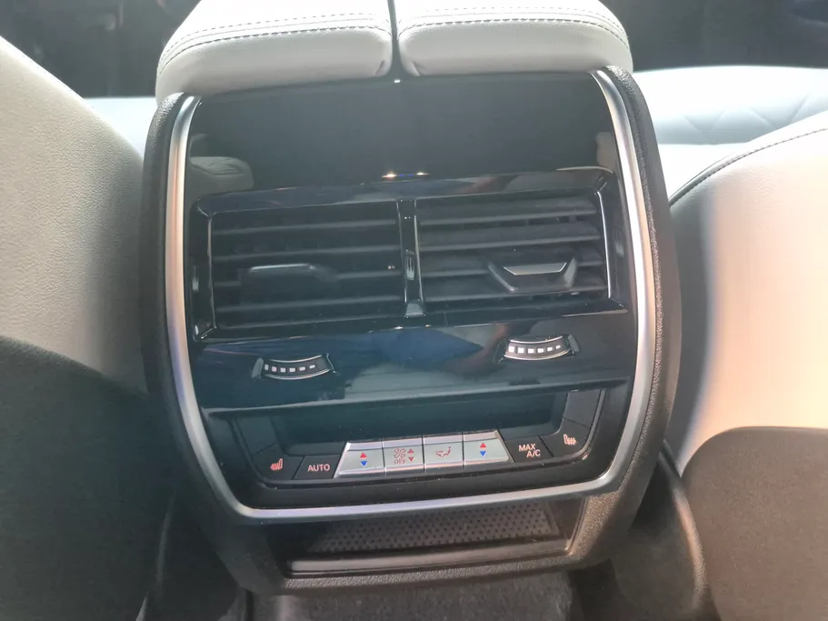بي ام دبليو الفئة اكس 6 xDrive 40i 2024 