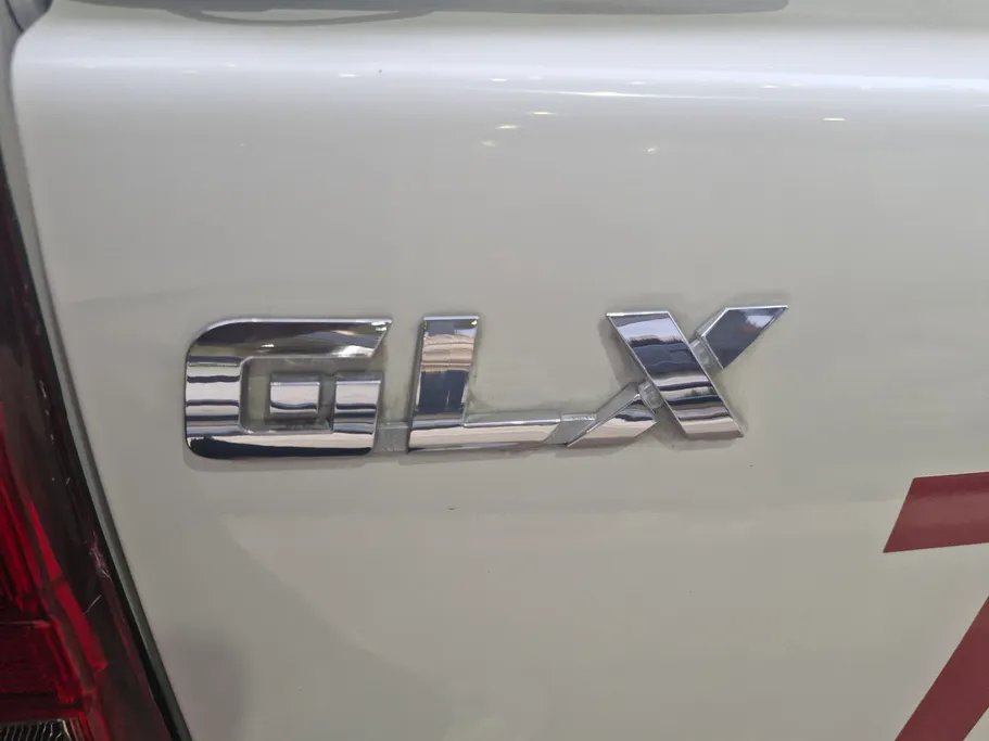 تويوتا هايلكس GLX 2022 