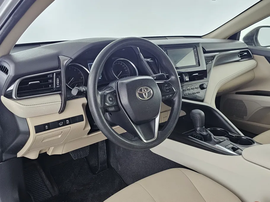 2022 تويوتا Camry  LE 