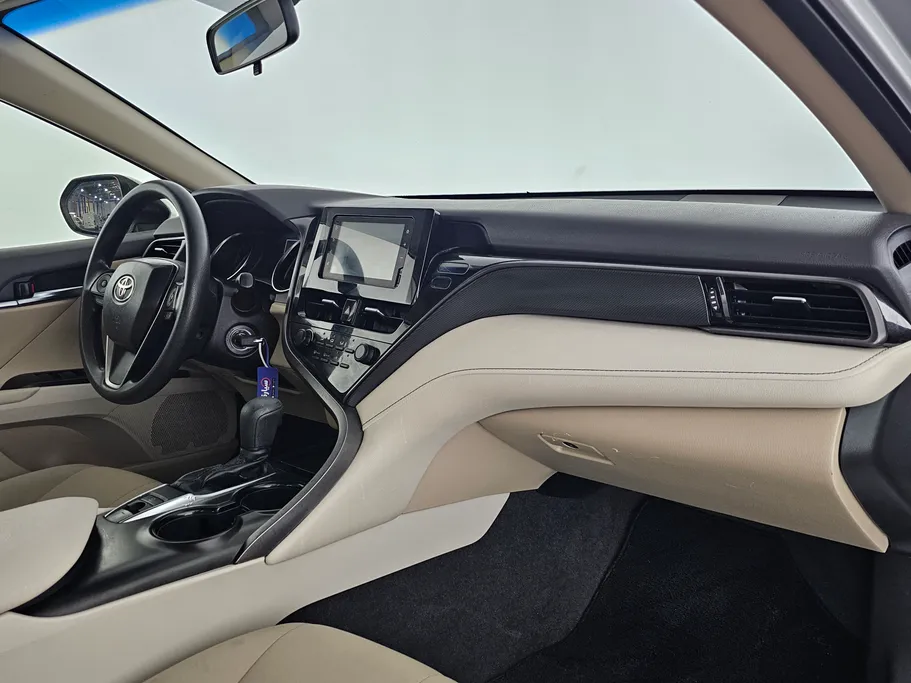 2022 تويوتا Camry  LE 