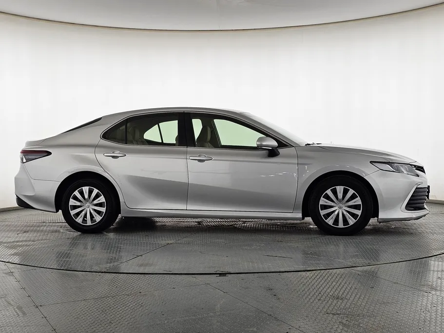 2022 تويوتا Camry  LE 