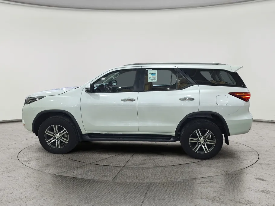 2023 Toyota Fortuner VX 