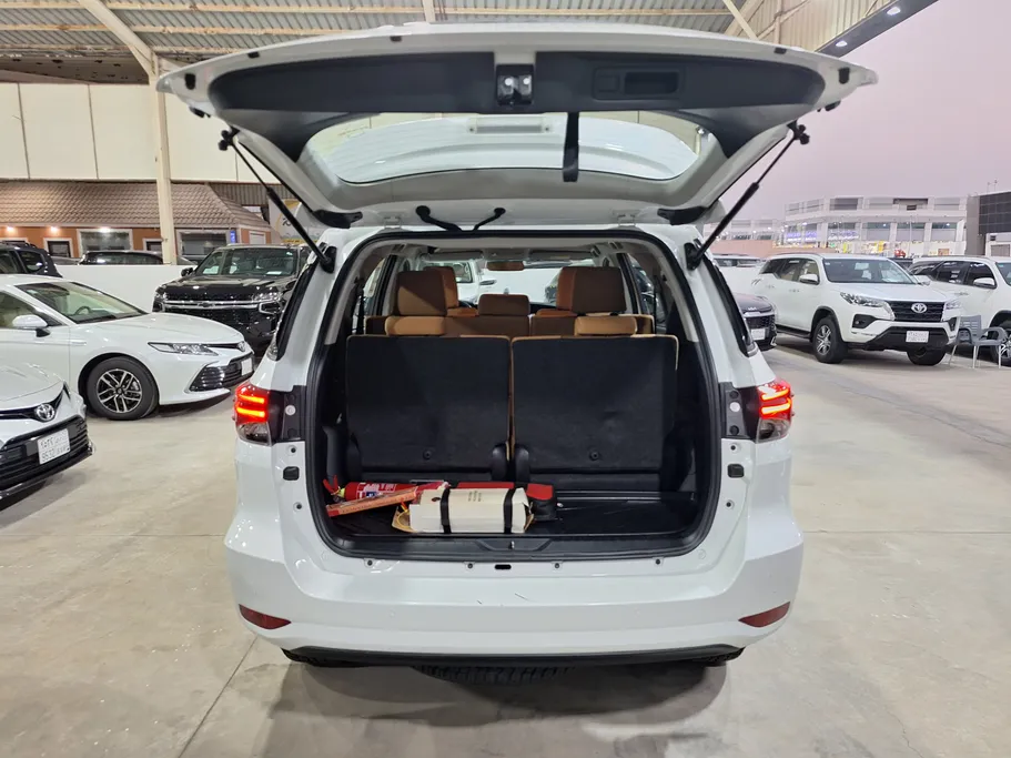 2023 Toyota Fortuner VX 