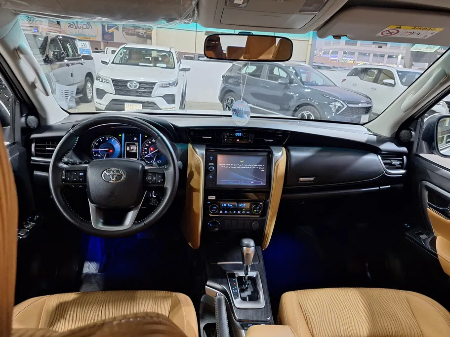 2023 Toyota Fortuner VX 
