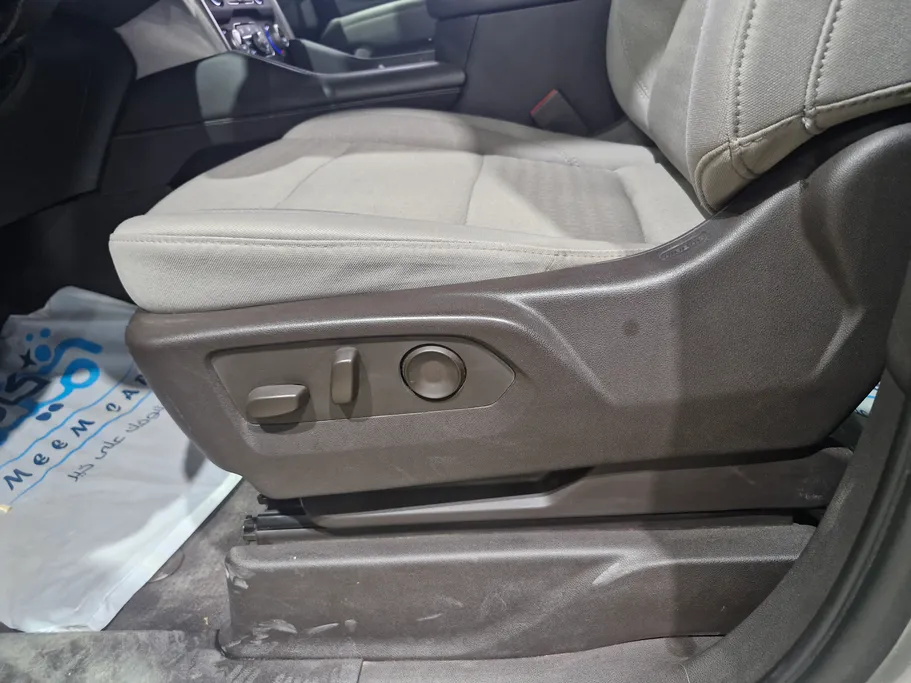 2023 GMC Yukon SLE 