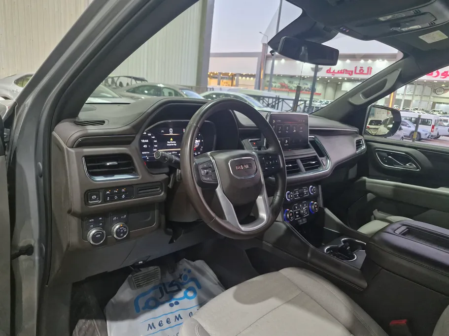 2023 GMC Yukon SLE 