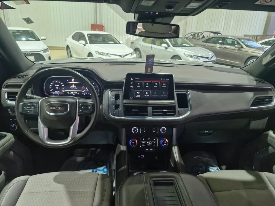 2023 GMC Yukon SLE 