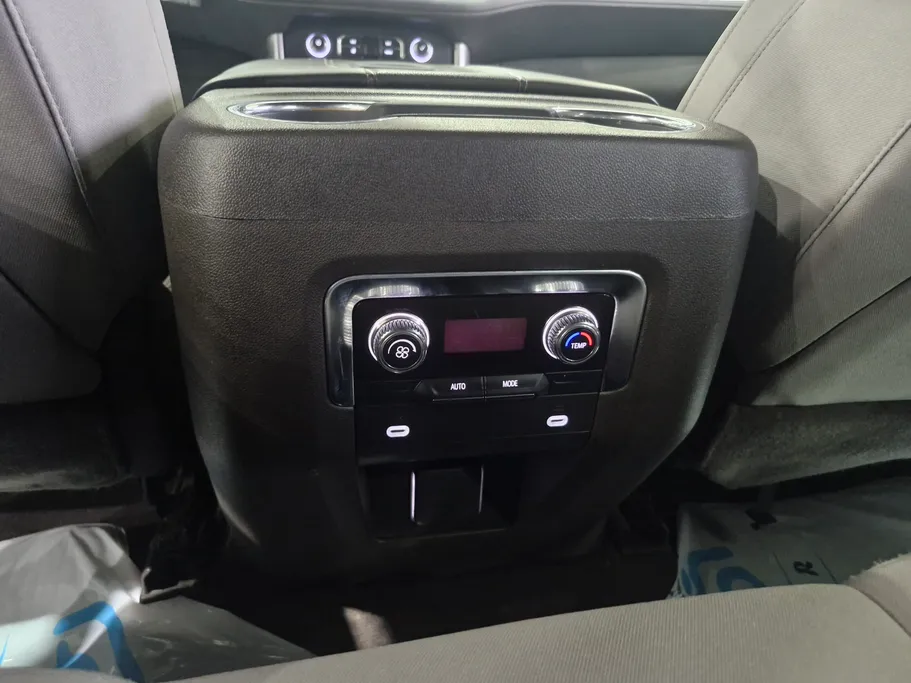 2023 GMC Yukon SLE 