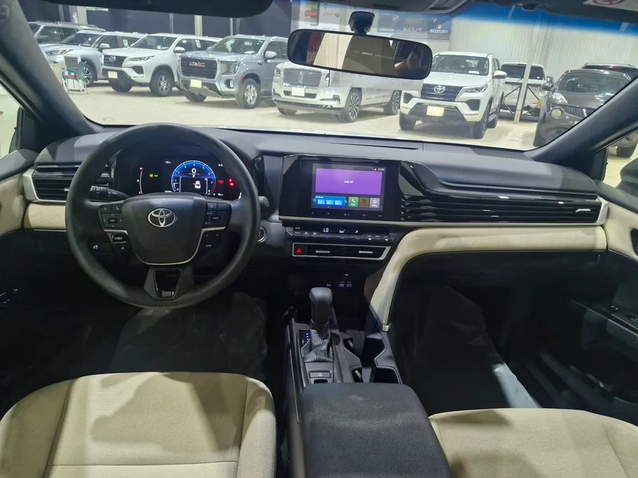 تويوتا كامري E 2025 