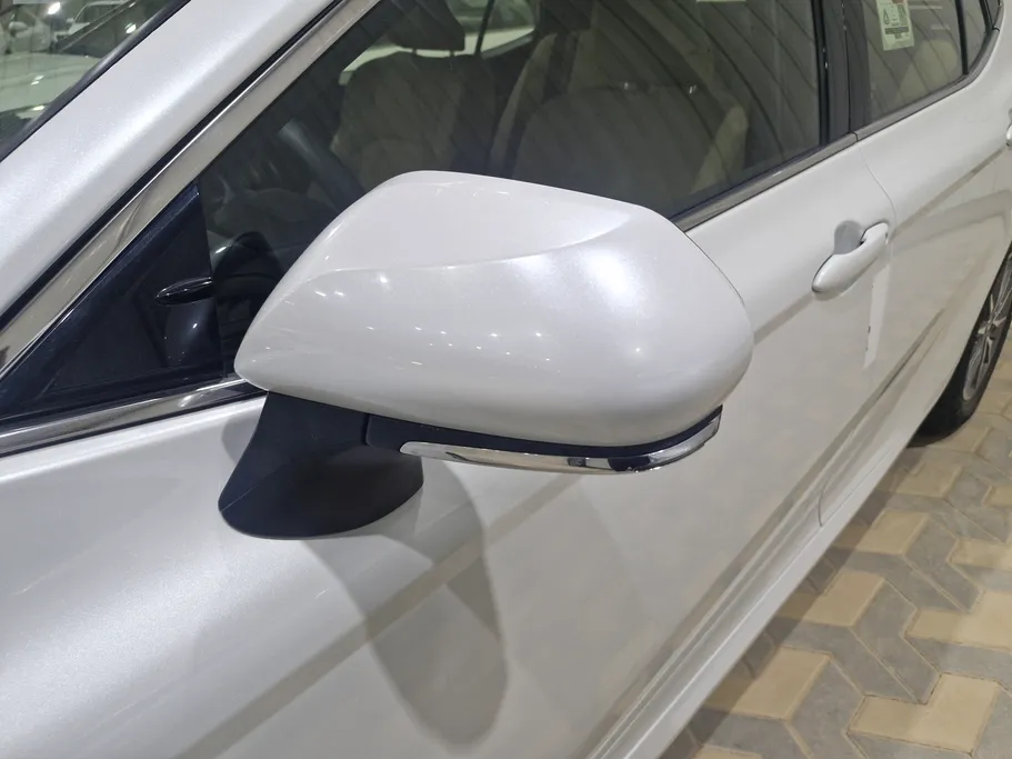 تويوتا كامري E 2025 