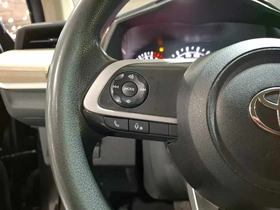 2024 Toyota Yaris  Y 