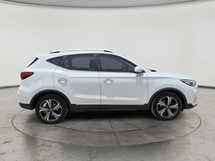 2022 MG ZS LUX 
