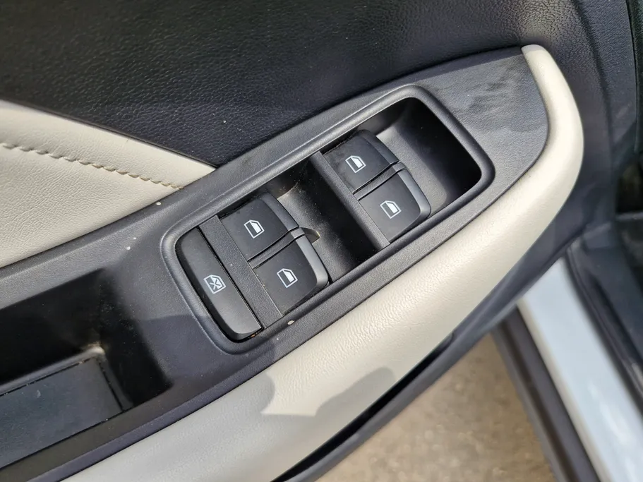 2022 MG ZS LUX 