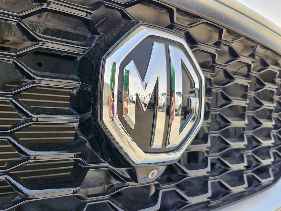 2022 MG ZS LUX 