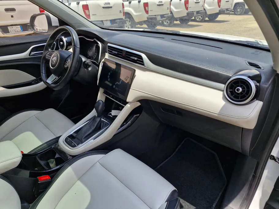 2022 MG ZS LUX 