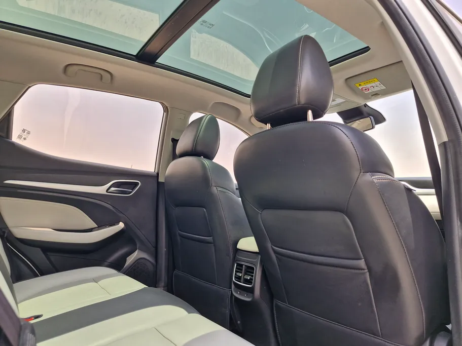 2022 MG ZS LUX 