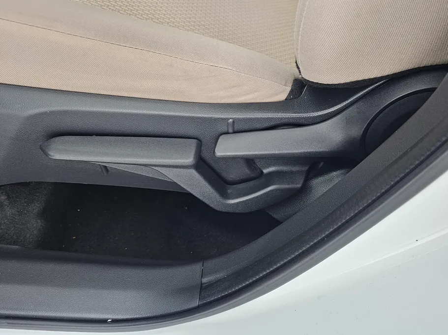 2024 Toyota Yaris  Y 