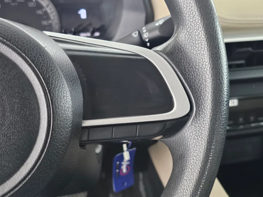 2024 Toyota Yaris  Y 
