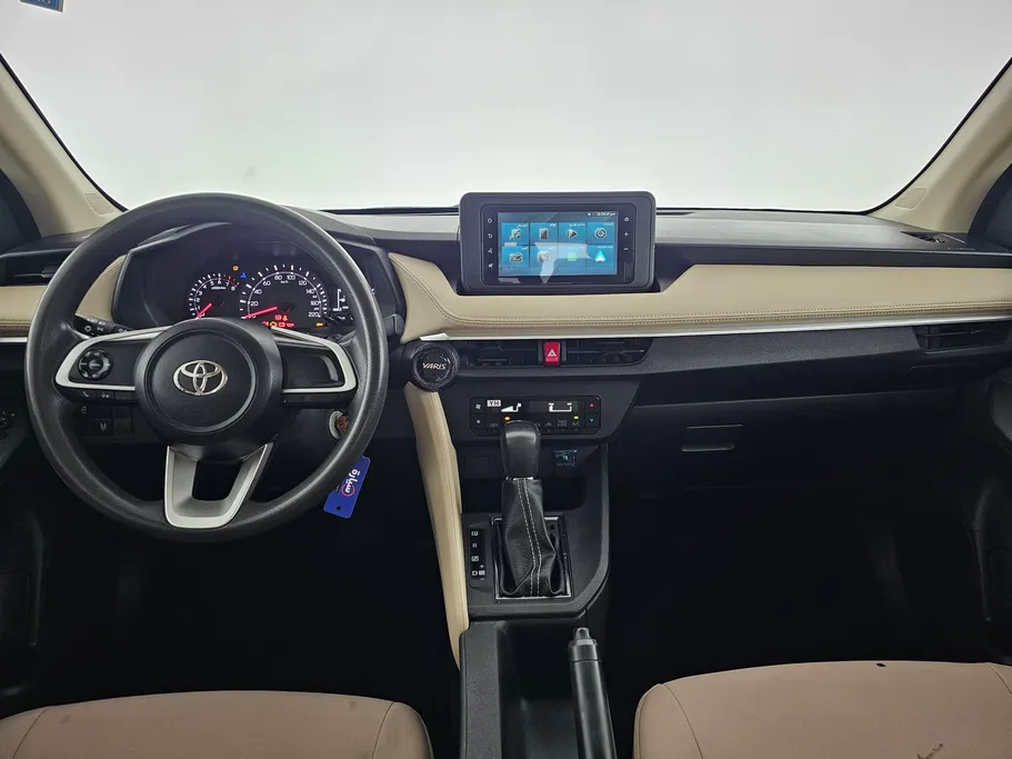 2024 Toyota Yaris  Y 