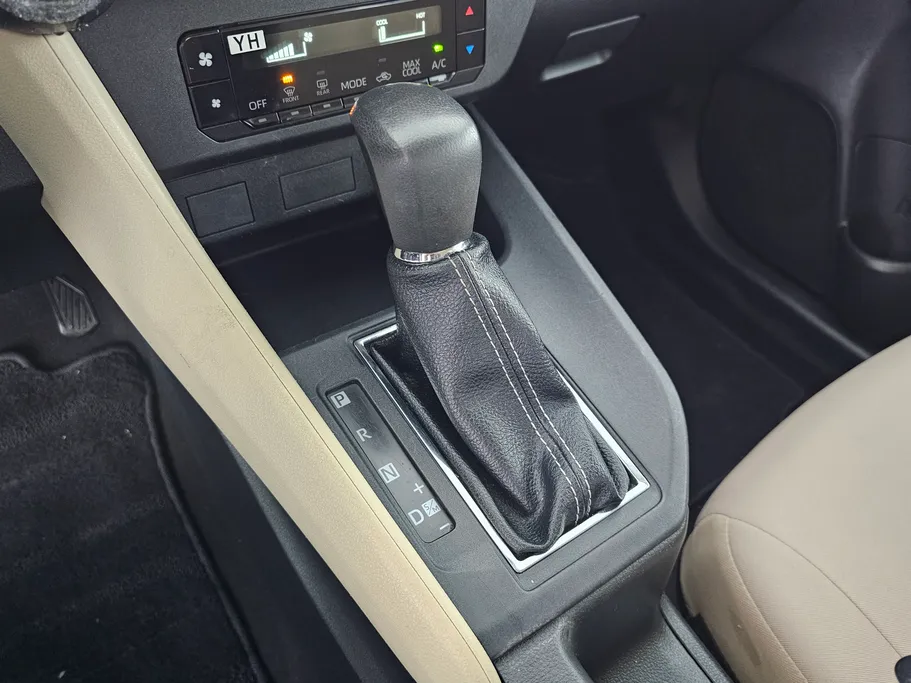 2024 Toyota Yaris  Y 