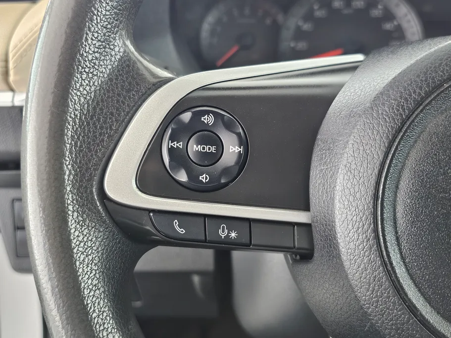 2024 Toyota Yaris  Y 