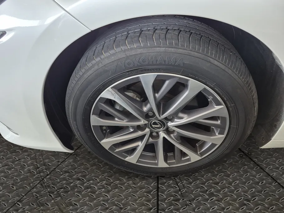 2023 Lexus ES 300 H 