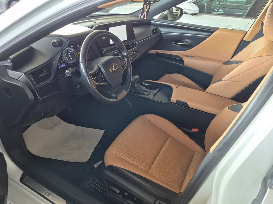 2023 Lexus ES 300 H 