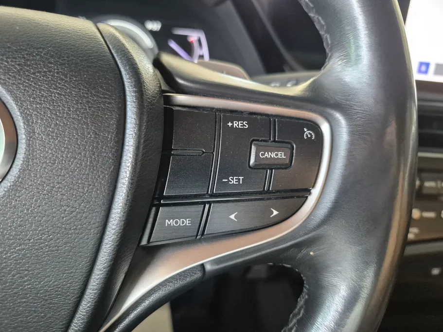 2023 Lexus ES 300 H 