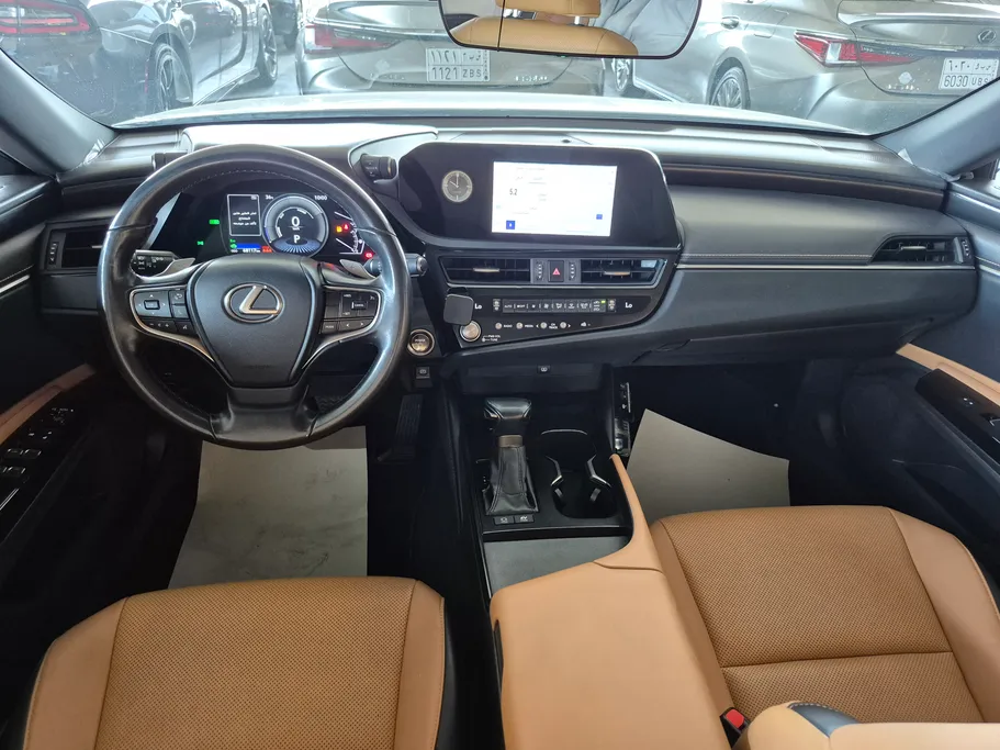 2023 Lexus ES 300 H 