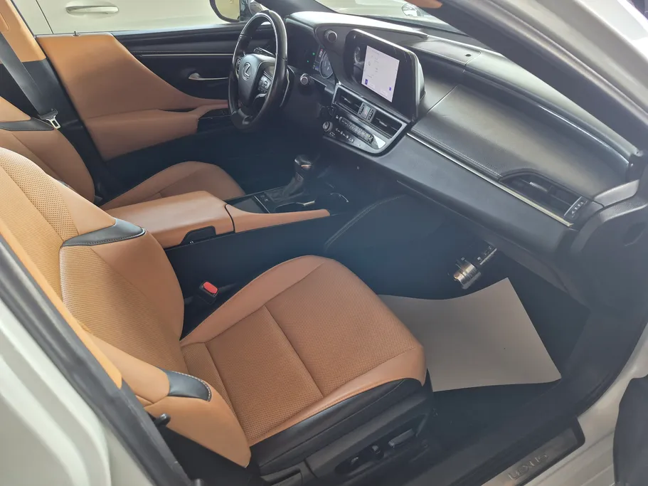 2023 Lexus ES 300 H 