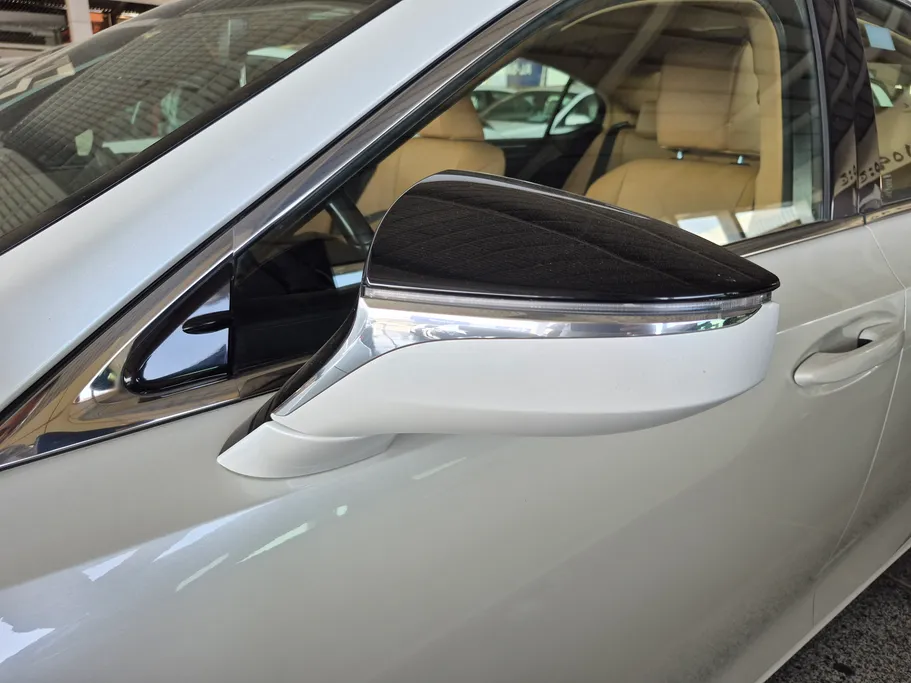 2023 Lexus ES 300 H 