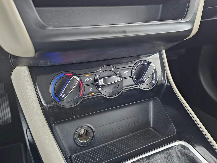 2023 MG 5 STD 