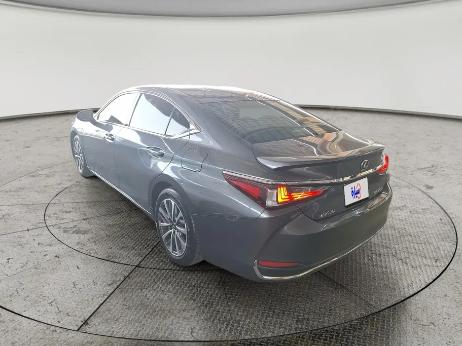 2024 Lexus ES 300 H 
