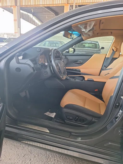 2024 Lexus ES 300 H 