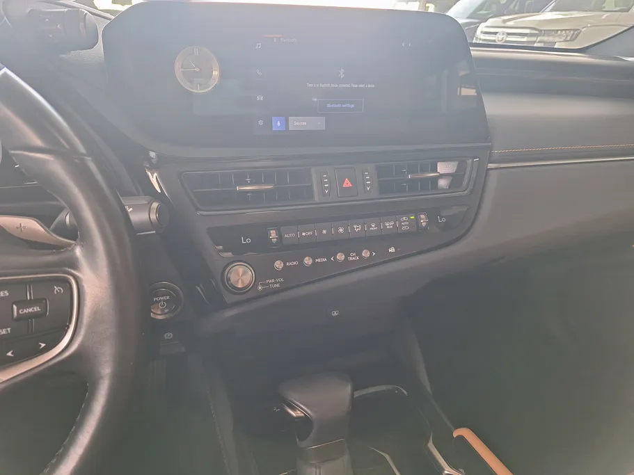 2024 Lexus ES 300 H 