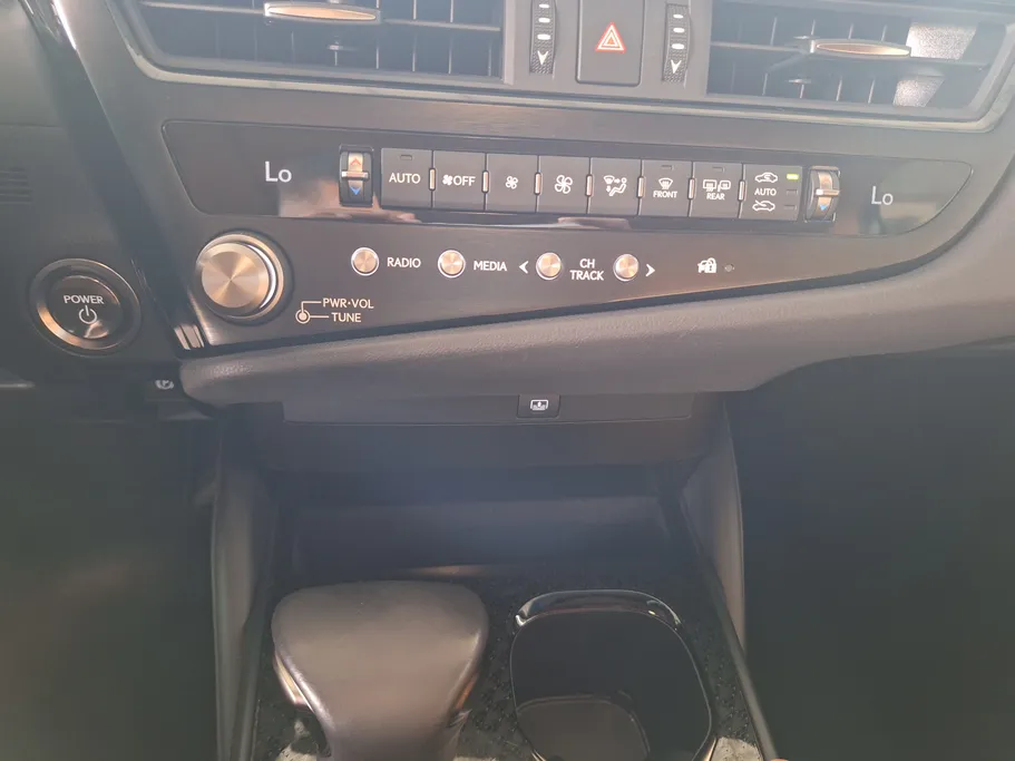 2024 Lexus ES 300 H 