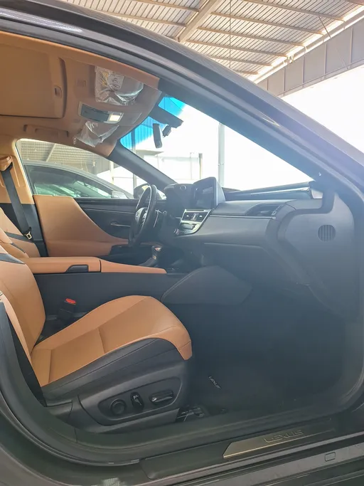 2024 Lexus ES 300 H 