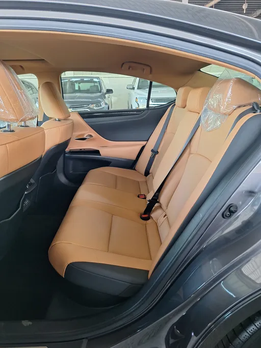 2024 Lexus ES 300 H 