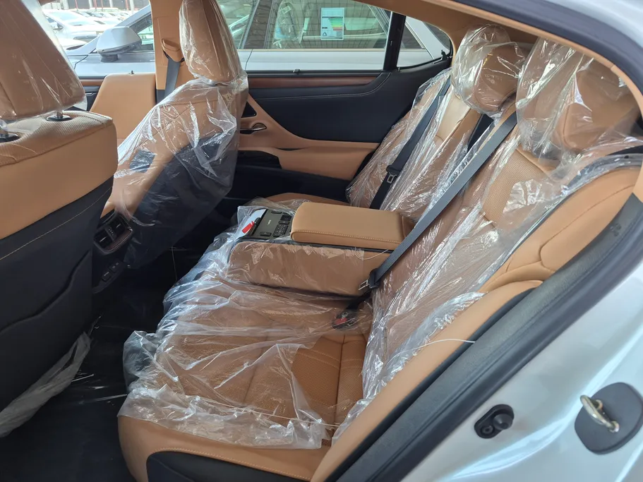 لكزس ES 350 2025 