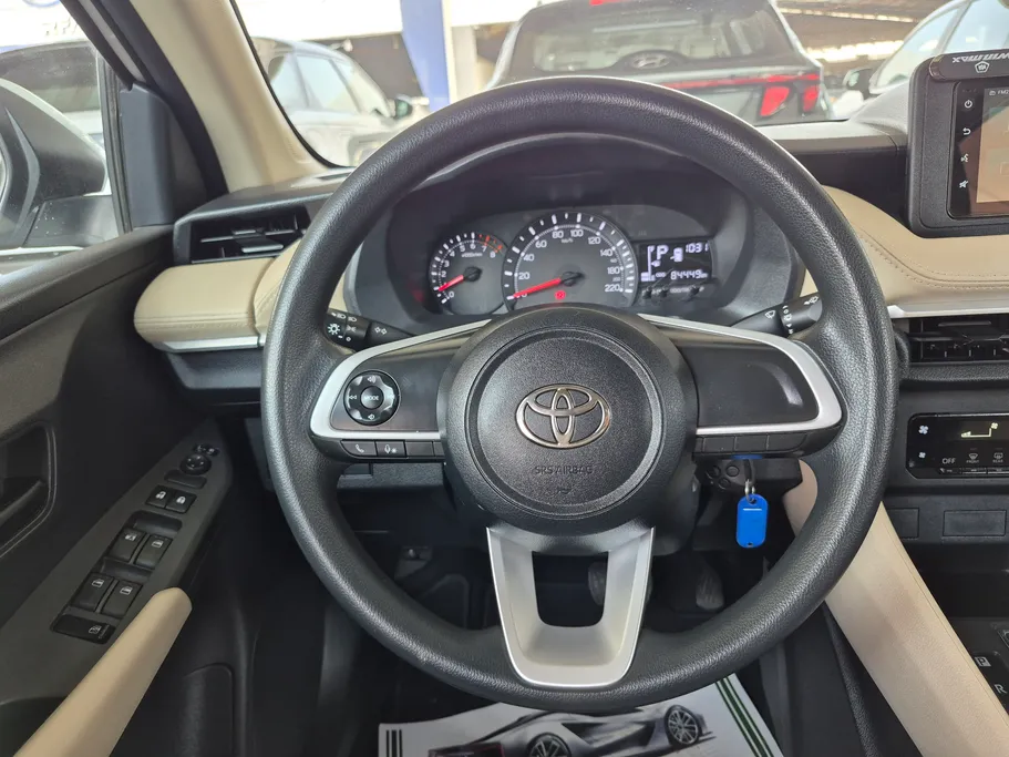 2024 Toyota Yaris  Y 