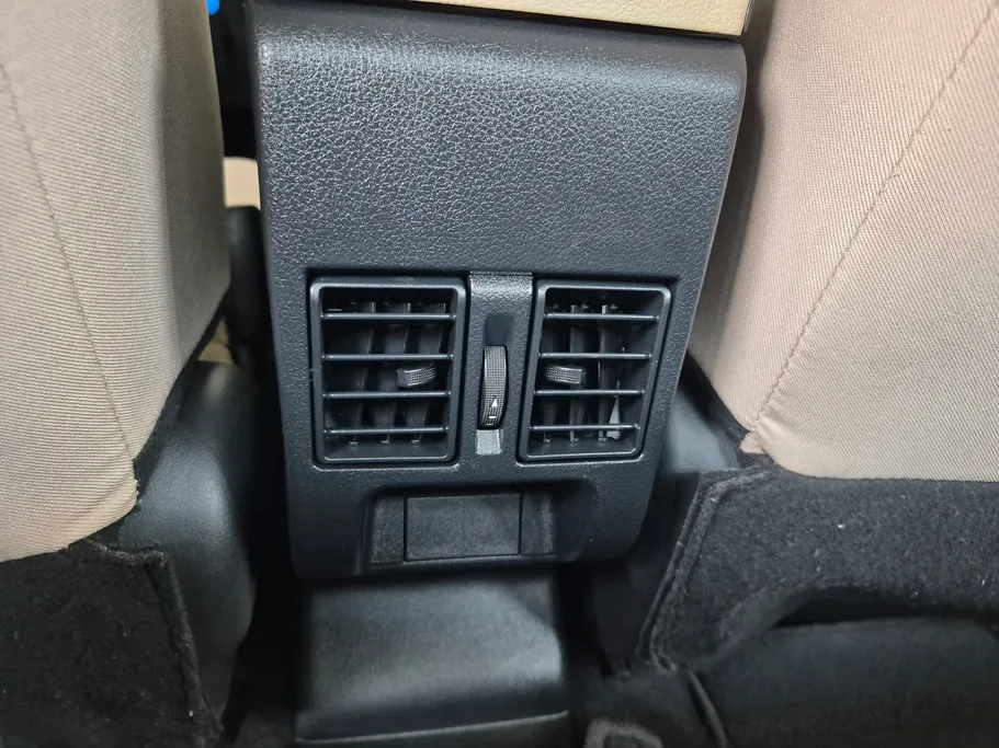 2024 Toyota Yaris  Y 